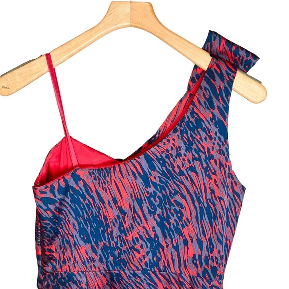 BCBGeneration | Raspberry Abstract One-Shoulder Cocktail Dress Size 8 | EUC - Picture 10 of 13